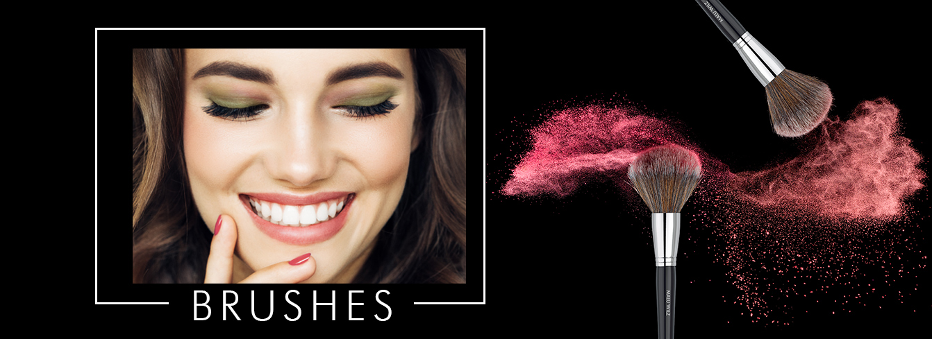 Mit den MALU WILZ Pinseln gelingt Ihnen im Handumdrehen jeder Make up-Look! Porträt junger Frau mit Make up Pinseln